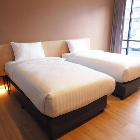 Sans Hotel Ratchaburi Ngoại thất bức ảnh