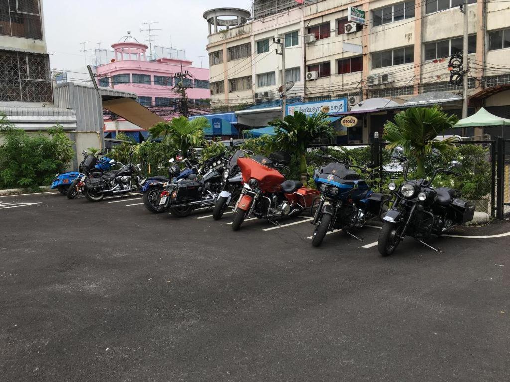 Sans Hotel Ratchaburi Ngoại thất bức ảnh