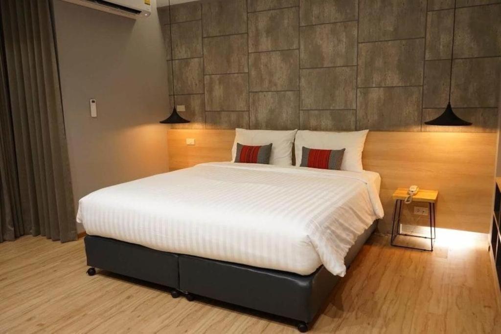 Sans Hotel Ratchaburi Ngoại thất bức ảnh
