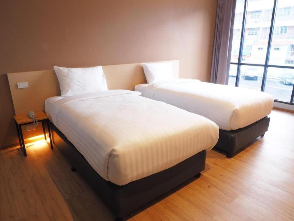 Sans Hotel Ratchaburi Ngoại thất bức ảnh