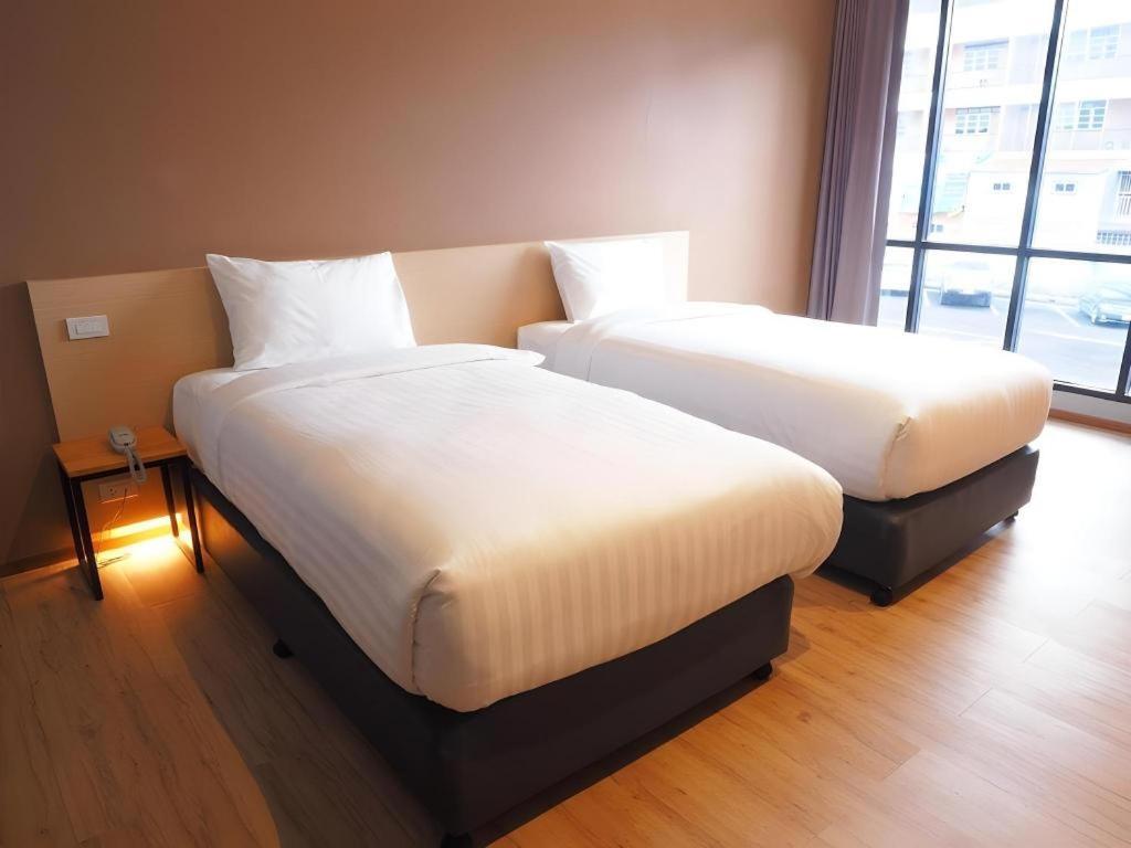 Sans Hotel Ratchaburi Ngoại thất bức ảnh